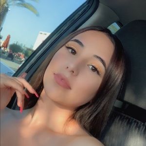 Meet your Posher, Daniela